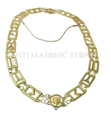 Collar de cadena de metal.